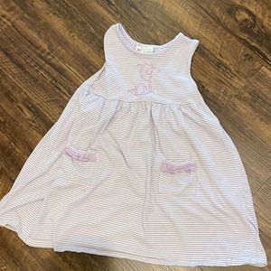 JELLYBEAN SLEEVLESS POCKET DRESS - LAVENDER SEERSUCKER **MONOGRAM G**